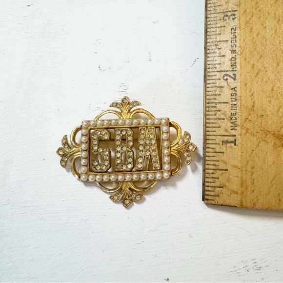 ORA Art Deco Rhinestone Faux Pearl Monogram Brooch Vintage - Picture 8 of 8